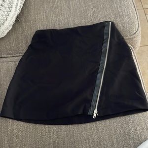 Womens black zipper mini skirt. Size small